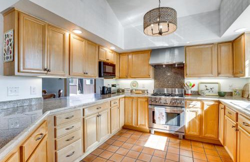 Palisade House | Mesa View House with Hot Tub Walk to Winery!