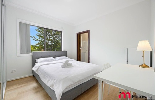 Parramatta Condo | MetaWise Parramatta Cozy Room Share Bathroom WiFi
