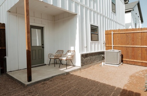 San Angelo House | Metcalfe lake