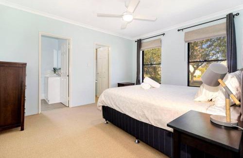 Quindalup House | Meters to Beach, Walk to Town!