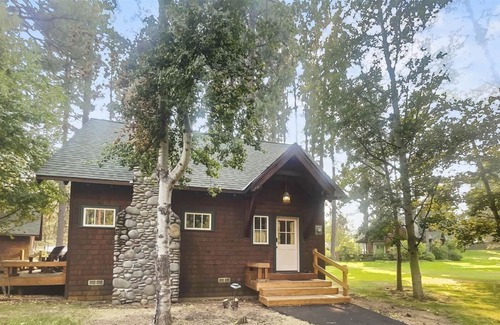 Camp Sherman Cabin | Metolius River Resort Cabin 12 - Luxurious cabin on the Metolius River w/