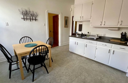 Saint-Simon Apartment | Metro Crémazie - 2 Bedrooms Queen beds