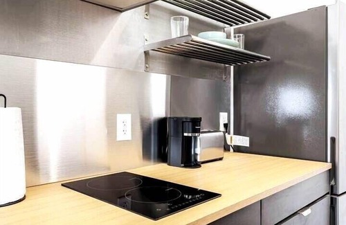 Meriden Apartment | Metro Meriden| Urban Studio| Pool|Fitness Center