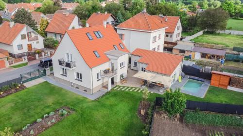 Budyne nad Ohri Apartment | Mezidomí