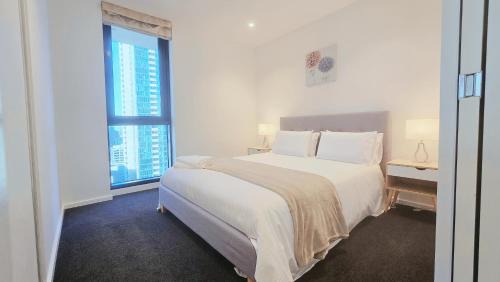 Melbourne Central Business District Apartment | MHYL High Rise Comfort 3BR2B with 1 parking