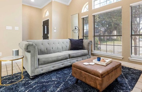 North Central Carrollton House | Mi Casa - Family Friendly W/ Garage Parking