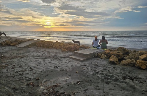 San Bernardo del Viento House | "Mi Terruño" Where Time Slows and the Sea Speaks 2 bedroom bungalow on the beach