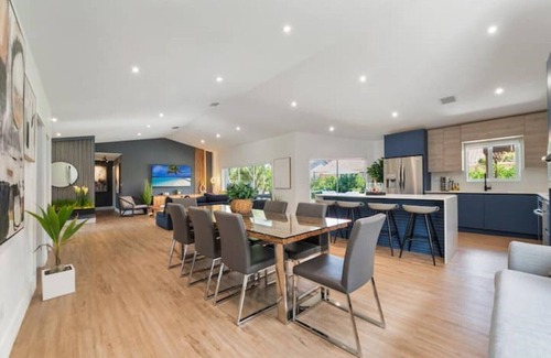 Richmond West House | Miami 5BR Resort: Heated Pool & Mini Gol