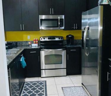 Miramar House | Miami Fort Lauderdale Vacation Rooms