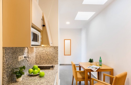 Pedro Salvador - Las Palmeritas Hotel | Micampus Rector Estanislao del Campo - Students Residence
