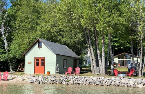Frankfort House | 'Mich'- Again - LAKEFRONT LUXURY WITH BEACH, KAYAKS, DOCK, AND A/C!