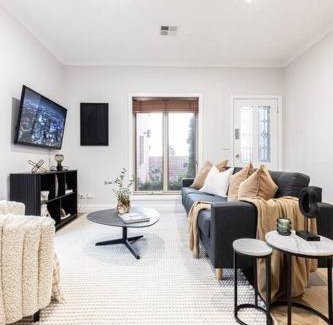 Warrnambool Apartment | Mickle Townhouse, Steps to CBD