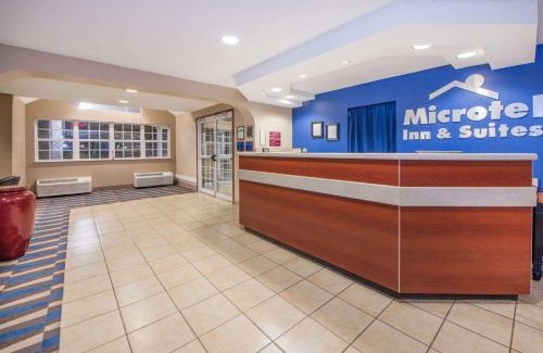Miami Hotel | Microtel Inn and Suites By Wyndham Miami OK