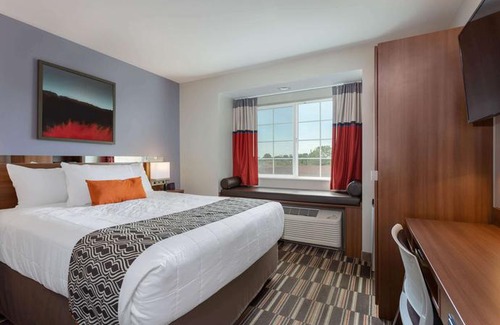 Niagara Falls Hotel | Microtel Inn & Suites by Wyndham Niagara Falls