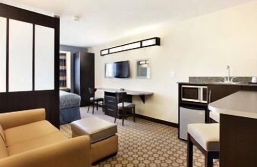 Spring Hill Hotel | Microtel Inn & Suites by Wyndham Spring Hill/Weeki Wachee