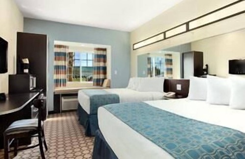 Spring Hill Hotel | Microtel Inn & Suites by Wyndham Spring Hill/Weeki Wachee