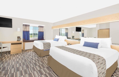 Ames Hotel | Microtel Inn & Suites by Wyndham Ames