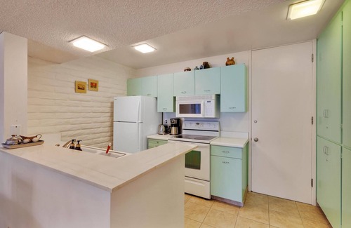 Borrego Springs Condo | Mid-century 2 story condo in heart of Borrego Springs