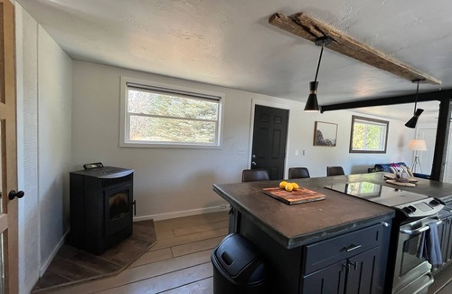 Mayfield House | Mid Century Bungalow with a hot tub -15 miles to the heart of Traverse City