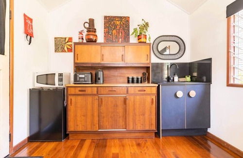 The Gap House | Mid-Century Cabin (by the golf course)
