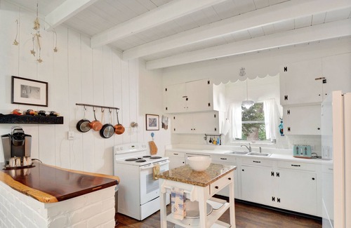 Jekyll Island Cottage | Mid-Century Charm Pools & Porch Jekyll Island Rental