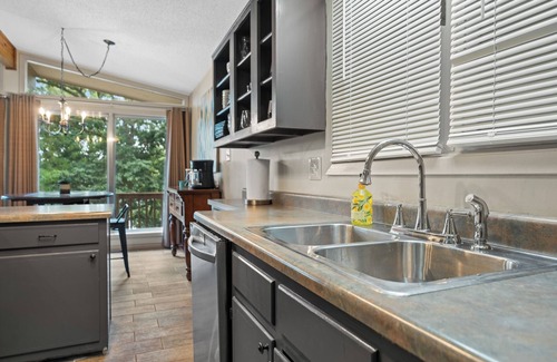 Cherokee Village House | Mid-Century Lakefront Home, Dog-Friendly with Hot Tub