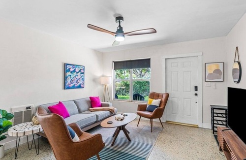 Riviera Beach House | ￼Mid Century Modern Intracoastal Beach House