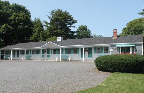 Boothbay Harbor Hotel | Mid-Town Motel