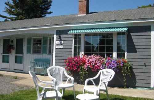 Boothbay Harbor Hotel | Mid-Town Motel