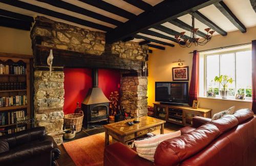 Meifod House | Mid-Wales Farmhouse, swimming pool, tranquil countryside views, sleeps 14