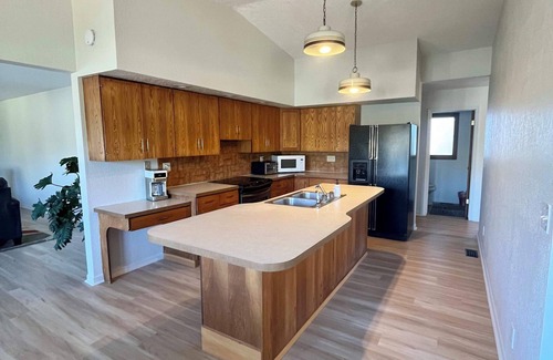 Pocatello House | Midcentury home w/views- a unique gem!