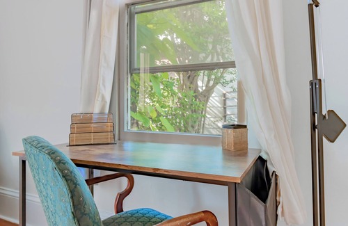 Columbus House | Midcentury Modern - central location to all