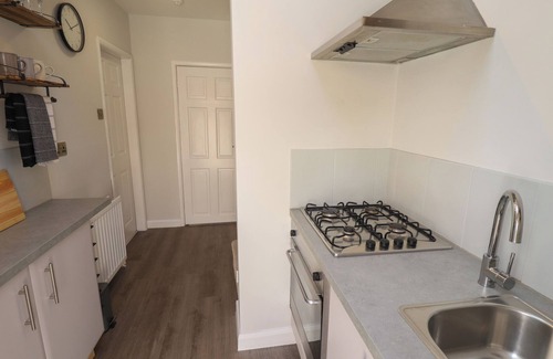 Louth Cottage | MIDDLE COTTAGE, pet friendly, with a garden in Louth