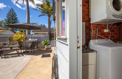 Culburra Beach House | Middle Sea - Pet Friendly - 5 Mins Walk to Beach