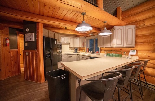 Libby Cabin | Middle Thompson Lake Log Cabin