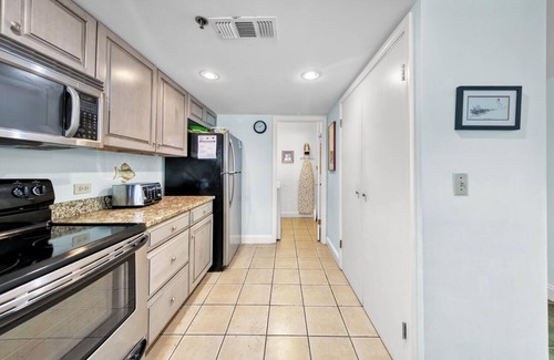 Destin Condo | Middle Unit ❤️❤️ Watch 🐬 From the Balcony😎 Remodeled Beachfront Located ⚓️⚓️
