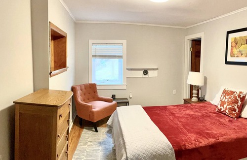 Middlebury Apartment | Middlebury Home with Sunset views!