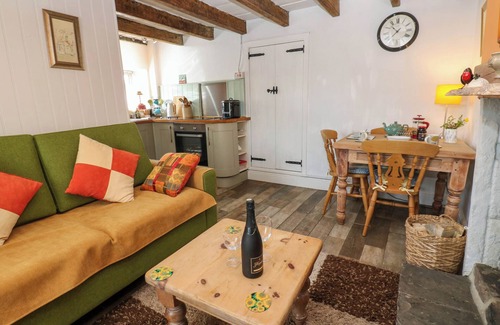 Eastgate Cottage | MIDDLEHOPE COTTAGE, pet friendly, with open fire in St John's Chapel