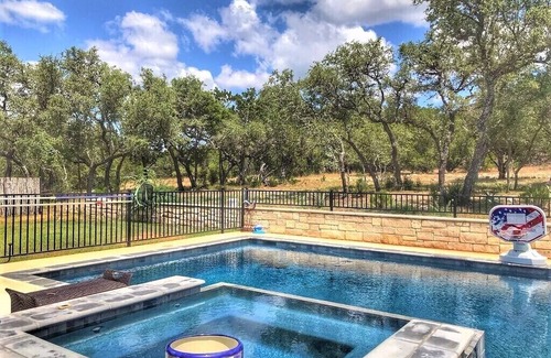 Concan House | Midnight Run Near the Frio!