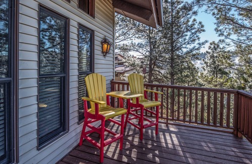 Ruidoso Condo | Midtown Condo great views- Game Room - Sleeps 8+