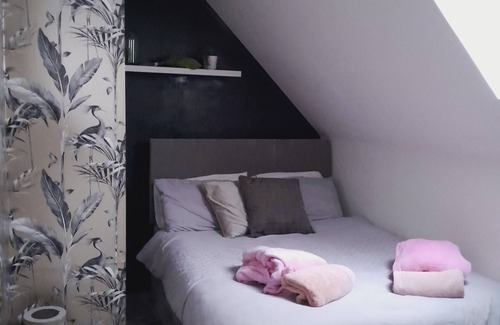 Moneymore Apartment | Midulster apartment retreat 1 hr from belfast, Derry, causeway coast. Hottub