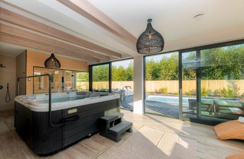 Mielno House | Mielnovo - dom z basenem, sauną i jacuzzi