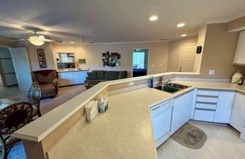 Kimberling City Condo | Mike and Lee's relaxing 2-bedroom lakefront condo at Ozark Mountain Resort.