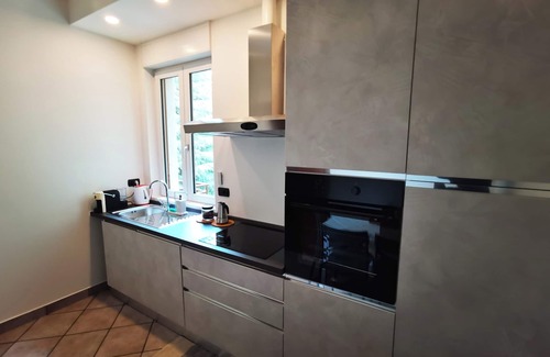 Ceriano Laghetto Apartment | Milan/Como/Rho Fiera/Malpensa/Saronno free Wi-Fi private garage