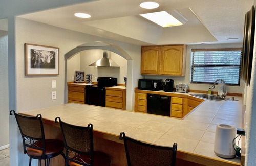Whispering Pines Cabin | Miles of National Forest in Backyard - Cozy Cabin in Seclusion