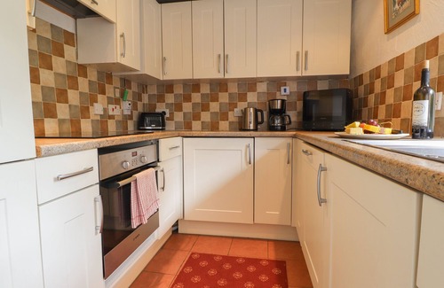 Fishguard House | MILKWOOD COTTAGE, pet friendly, country holiday cottage in Fishguard