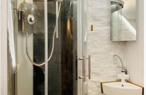 Wolf's Castle House | Mill End - Watermill Cottage Set in 30 acres