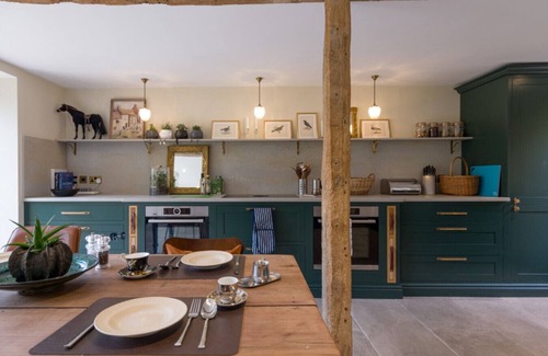 Stroud Apartment | Mill House & Cottage - 2 Beautiful Homes on The Cotswold Way