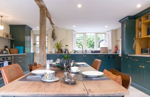Stroud Apartment | Mill House & Cottage - 2 Beautiful Homes on The Cotswold Way