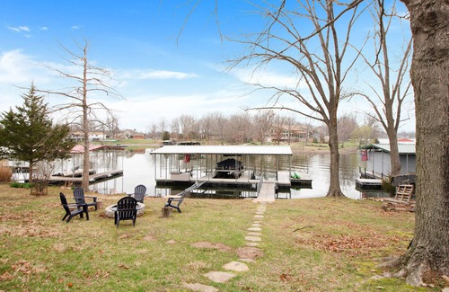 Wolf Creek House | Millers 2 lakehouse. Pontoon available to rent